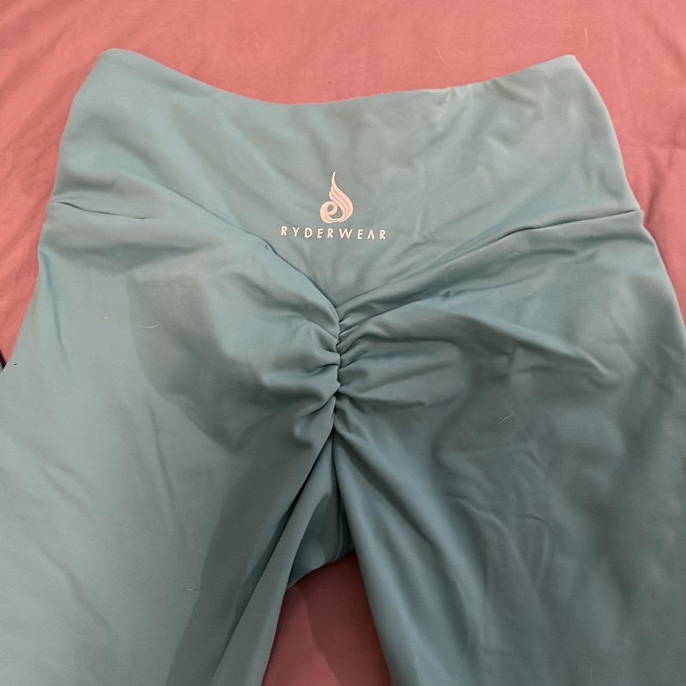 Scrunch Bum - image 3